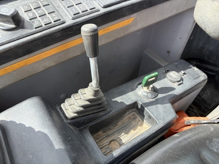 2021-volvo-ec60e-image-28