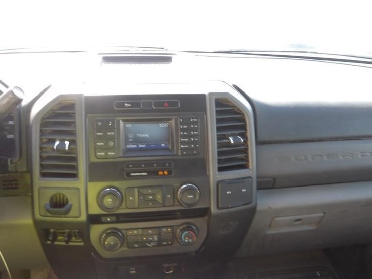 2017-ford-f550-image-22
