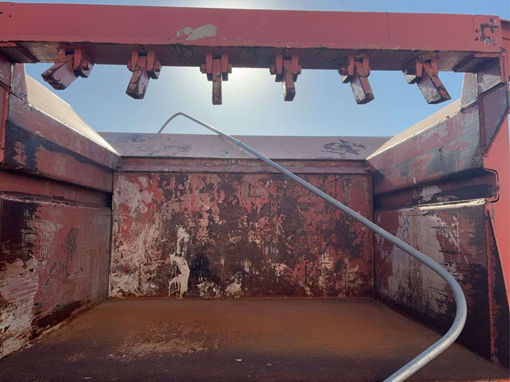 trash-compactor-image-14