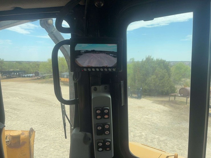 2015-caterpillar-d6t-xl-image-24