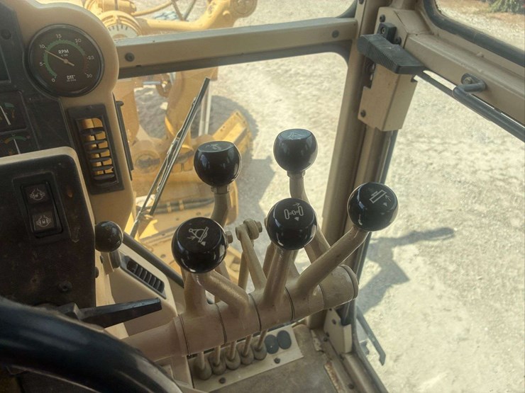 2002-caterpillar-140h-image-25