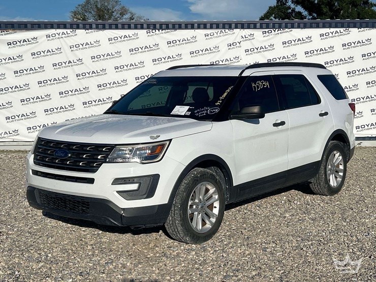 2016-ford-explorer-image-1