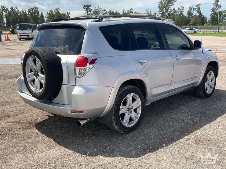 2006-toyota-rav4-image-3