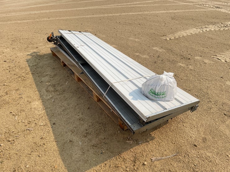 #3841-•-9'-w-x-8't-non-insulated-garage-door-image-4