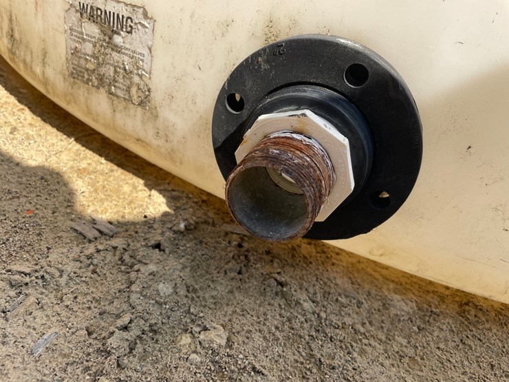 #3842-•-550-gallon-water-tank-image-9