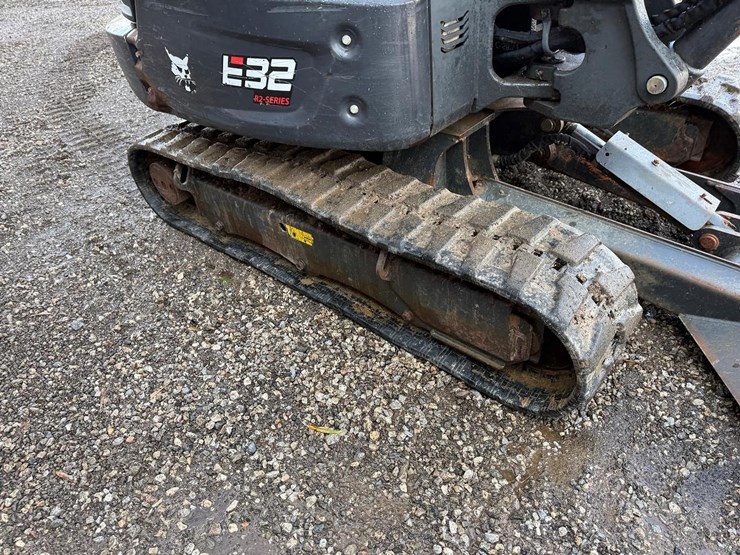 2023-bobcat-e32i-image-11