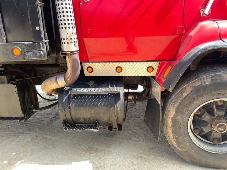 1980-ford-l9000-image-17