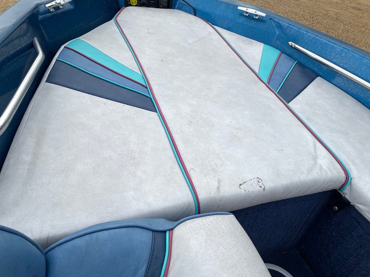 #1258-•-1988-18'-bayliner-bass-trophy-boat-(has-wi-title)-image-29