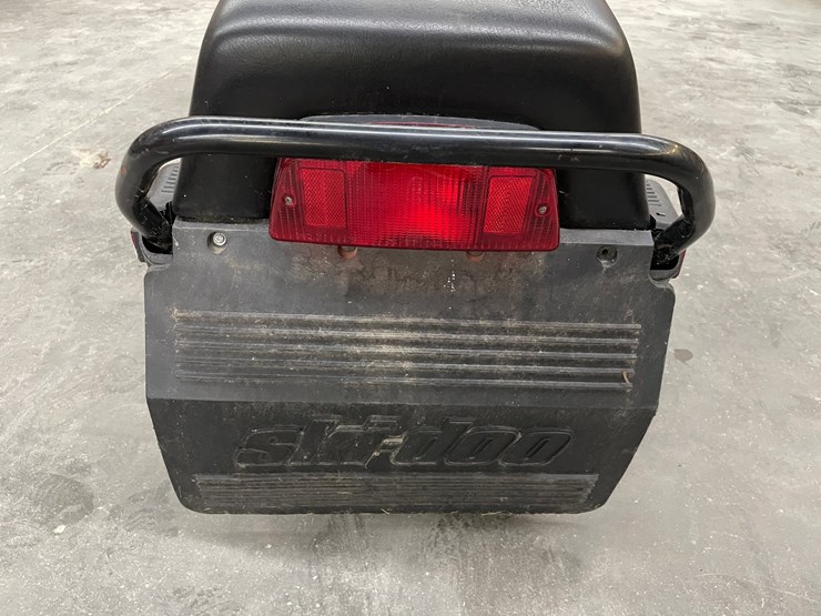 #1233-•-1990-ski-doo-formula-mx-440-(sells-with-bill-of-sale-only)-image-32