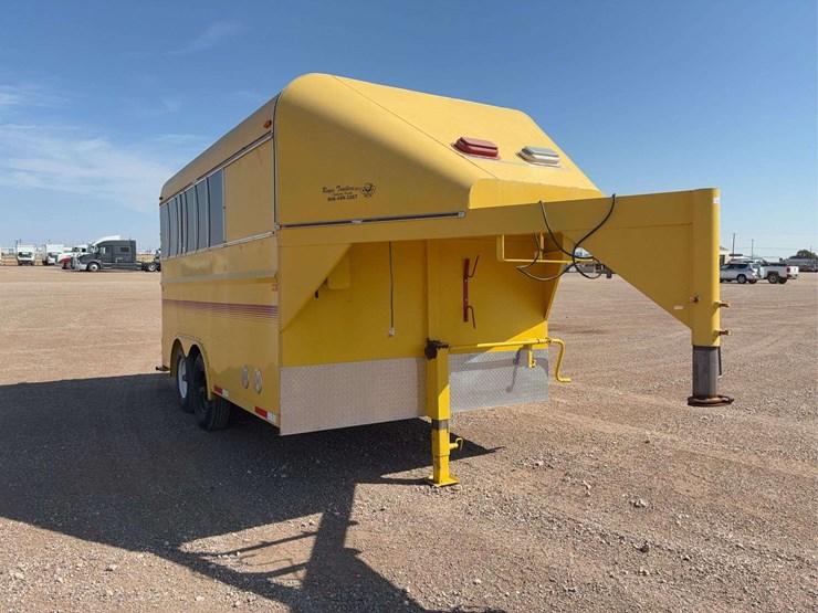 2004-reyes-trailers-enclosed-cargo-trailer-image-3
