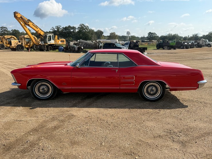 #143-•-1964-buick-riviera-image-5