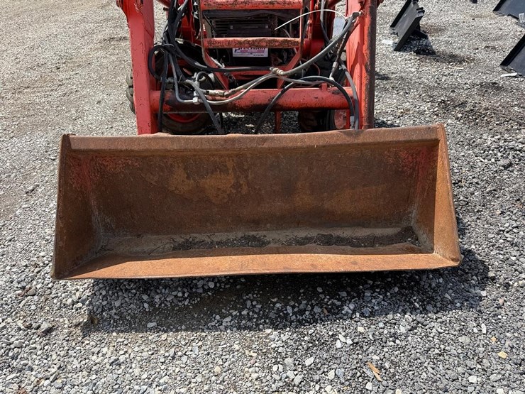 kubota-l2800-image-9
