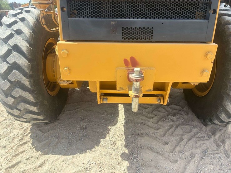 2002-caterpillar-140h-image-42
