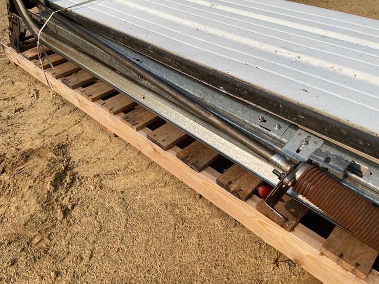 #3839-•-9'-w-x-8't-non-insulated-garage-door-image-8