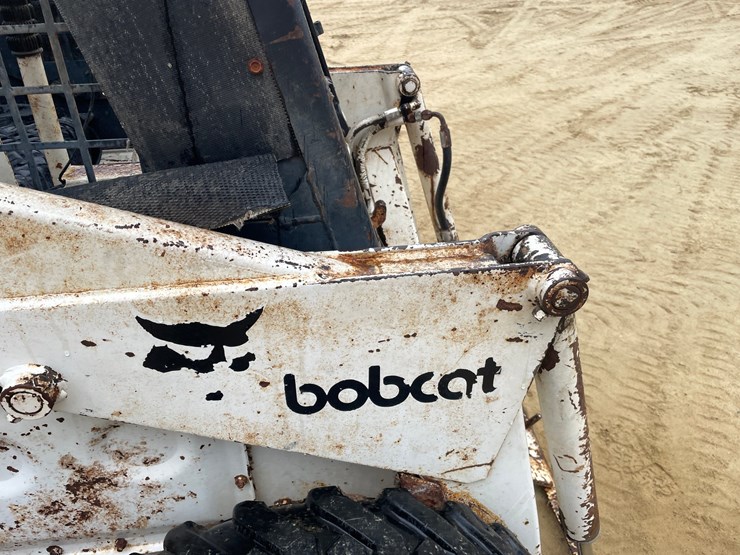 #313-•-bobcat-7222-hydrostatic-skidsteer-image-27