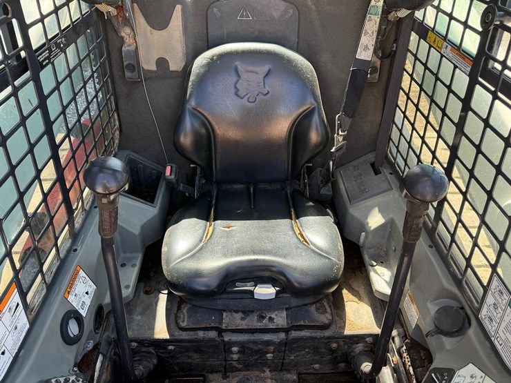 2015-bobcat-t770-image-19