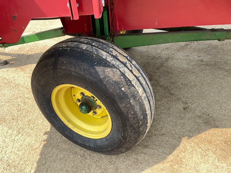 2013-john-deere-770-image-15
