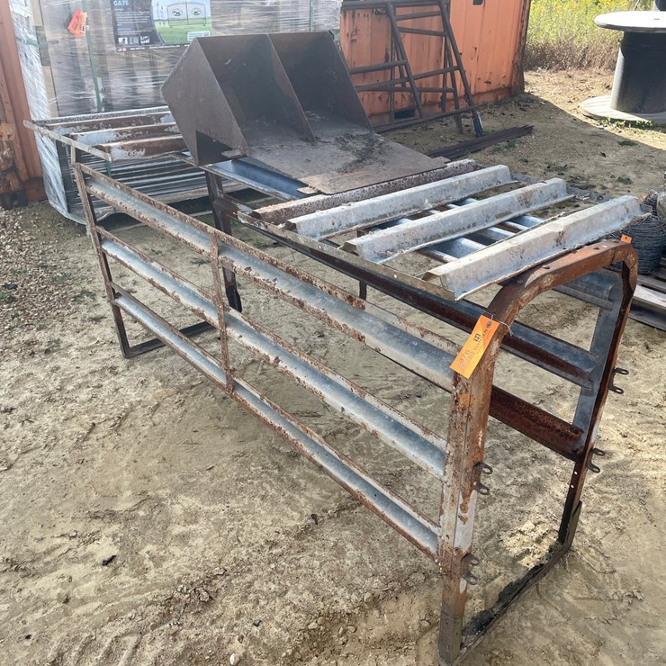 #3876 • Hog Farling Crate