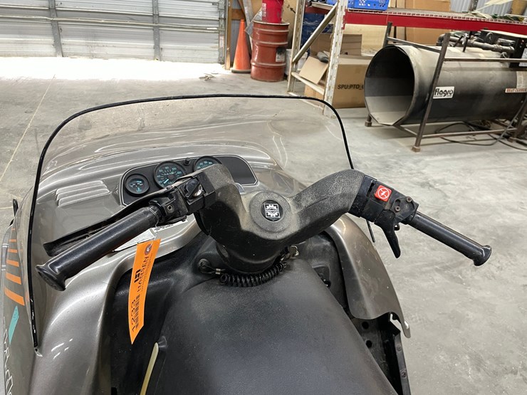 #1233-•-1990-ski-doo-formula-mx-440-(sells-with-bill-of-sale-only)-image-17