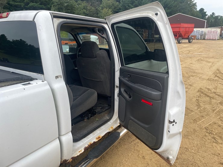 2005-chevrolet-silverado-2500-image-48
