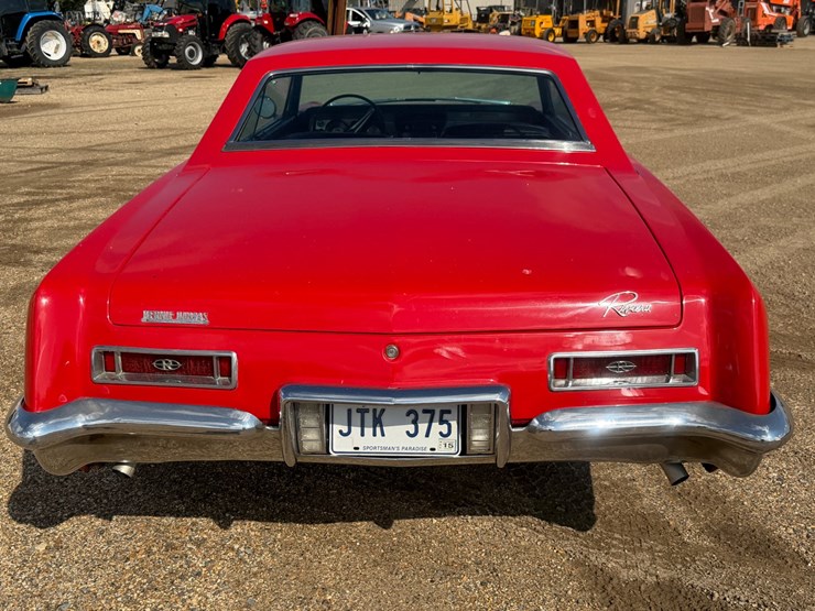 #143-•-1964-buick-riviera-image-28