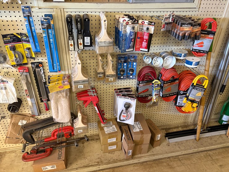 hardware-contents-of-pegboard-image-4