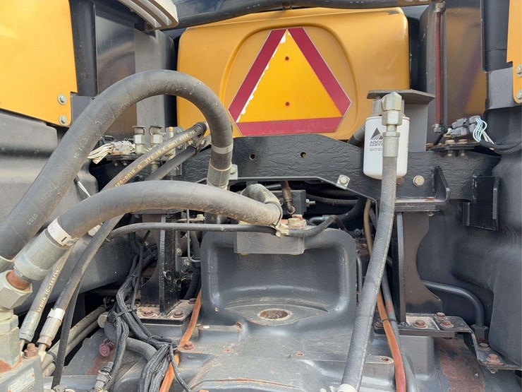2005-challenger-cat-mt-855-b-belted-tractor-image-16