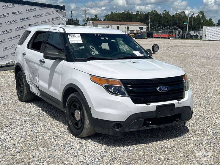 2015-ford-explorer-image-2