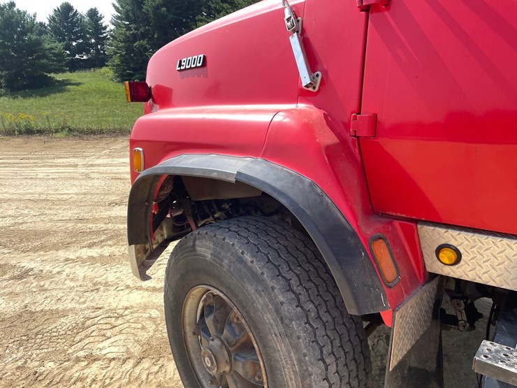 1980-ford-l9000-image-29