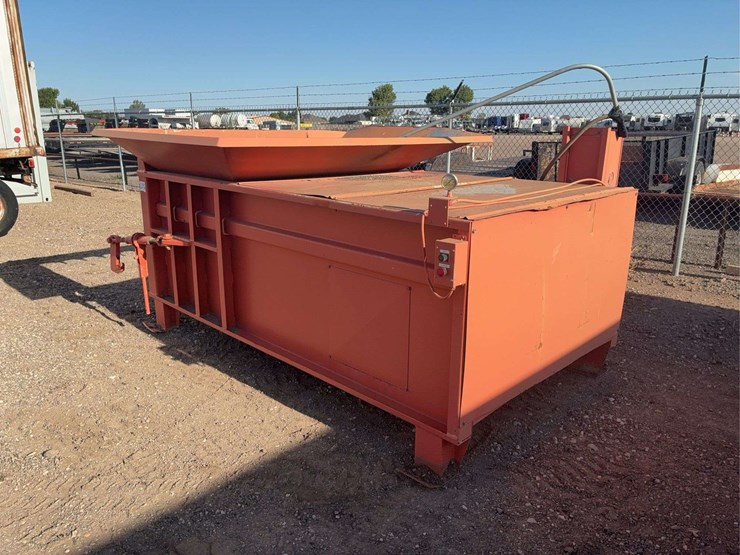 trash-compactor-image-3
