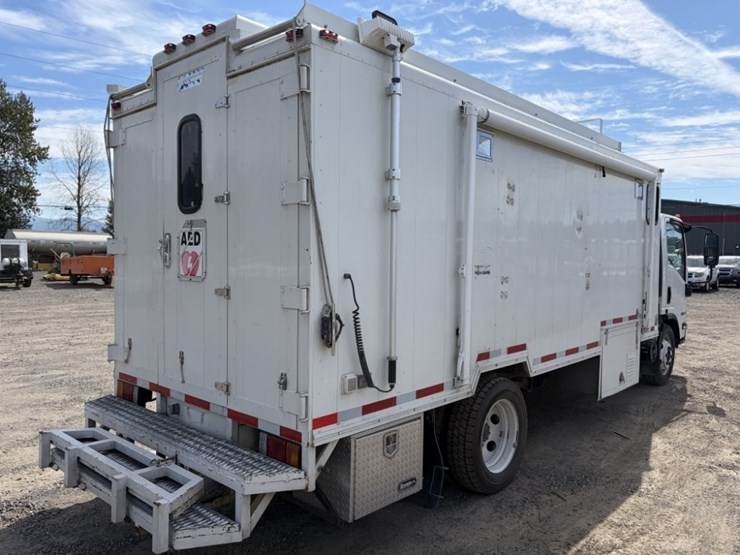 2008-gmc-w5500hd-image-4