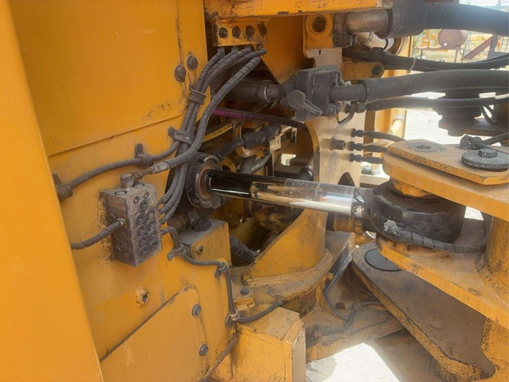 caterpillar-966k-image-37