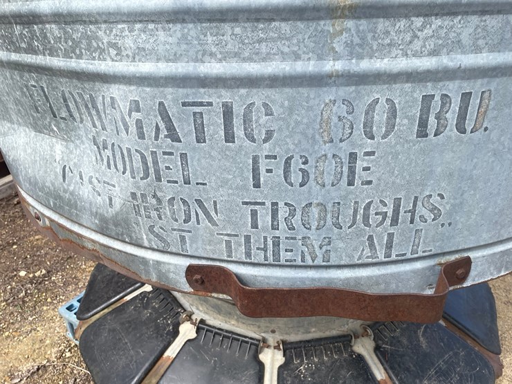 #3858-•-(2)-hog-feeders-image-7
