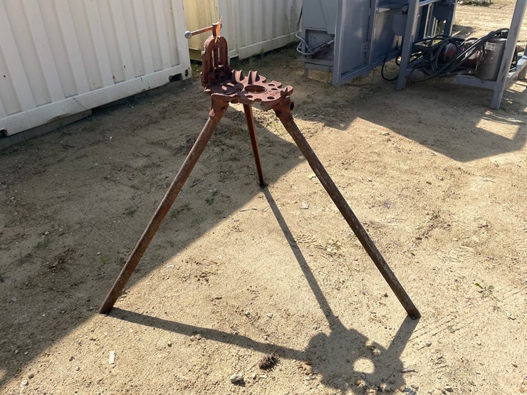 #3864-•-pipe-vise-stand-image-3