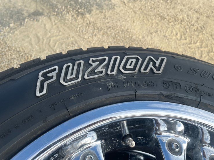 #3851-•-set-of-acura-mdx-rims-and-tires-image-5