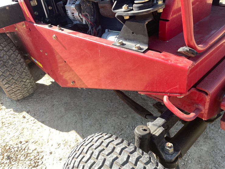 #1252-•-toro-328d-groundmaster-front-cut-diesel-mower-image-17