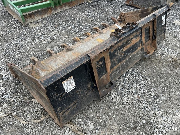 80”-tooth-skid-steer-bucket-image-4