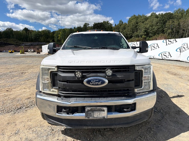 2019-ford-f550-image-8