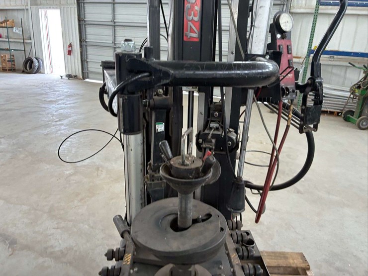 plus91auto34-hunter-tire-changer-image-9