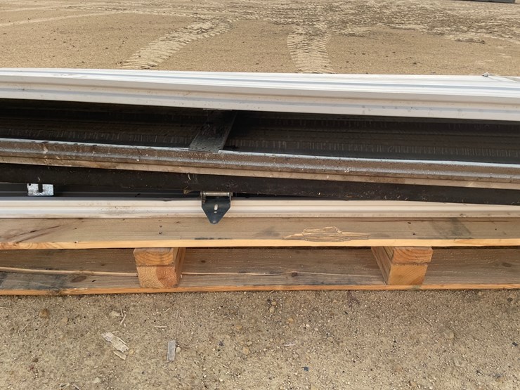 #3841-•-9'-w-x-8't-non-insulated-garage-door-image-7