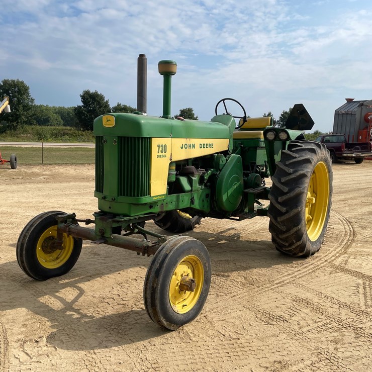 JOHN DEERE 730