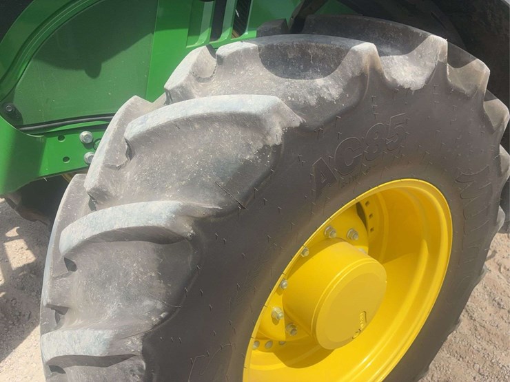 2022-john-deere-r-image-56