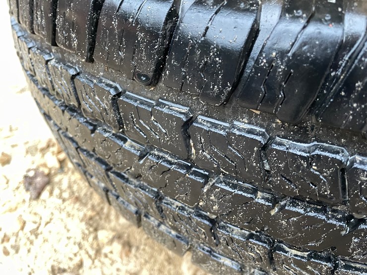 #3880-•-(4)-st235/80r16-trailer-tires-image-15
