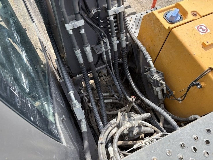 2020-volvo-ec140el-image-30