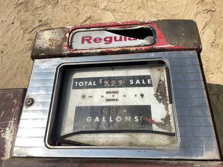 #3843-•-vintage-standard-fuel-pump-image-9