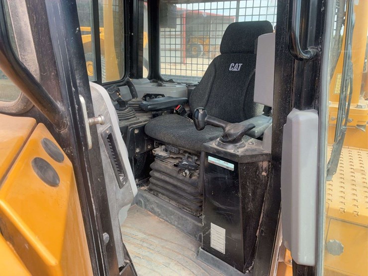 2018-caterpillar-d6t-xl-image-21