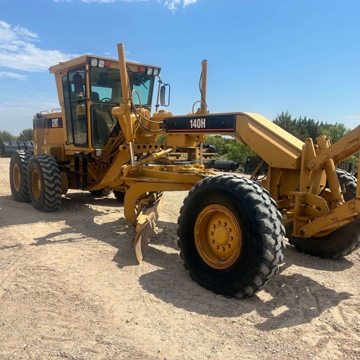2002 CATERPILLAR 140H