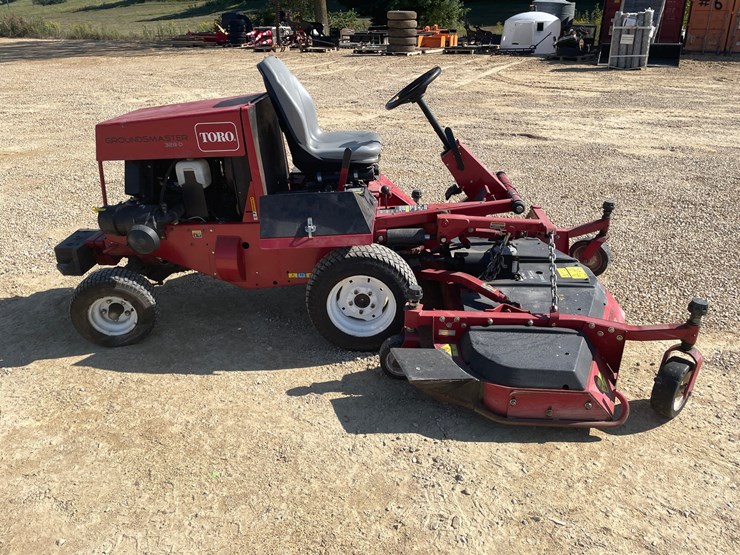 #1252-•-toro-328d-groundmaster-front-cut-diesel-mower-image-4