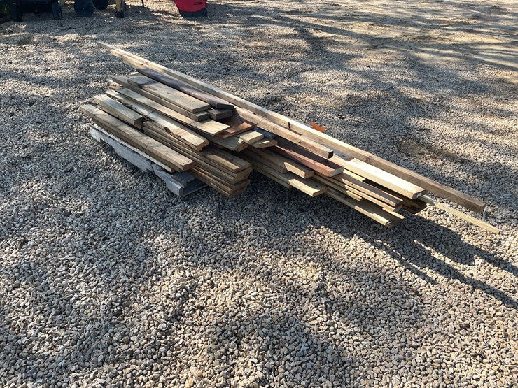 #3869-•-pallet-of-misc.-lumber-image-5