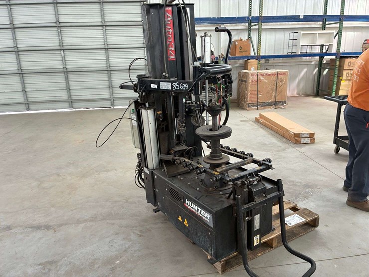 plus91auto34-hunter-tire-changer-image-1